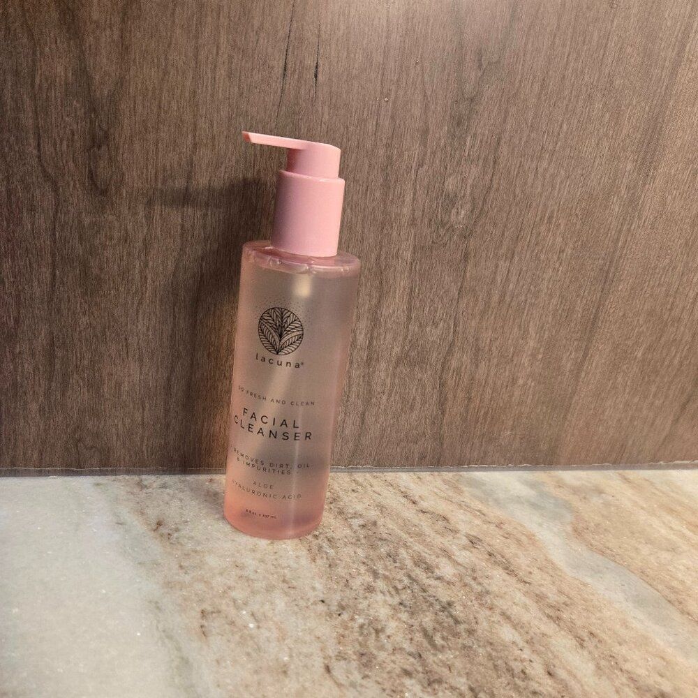 NWT Lacuna Facial Cleanser sealed